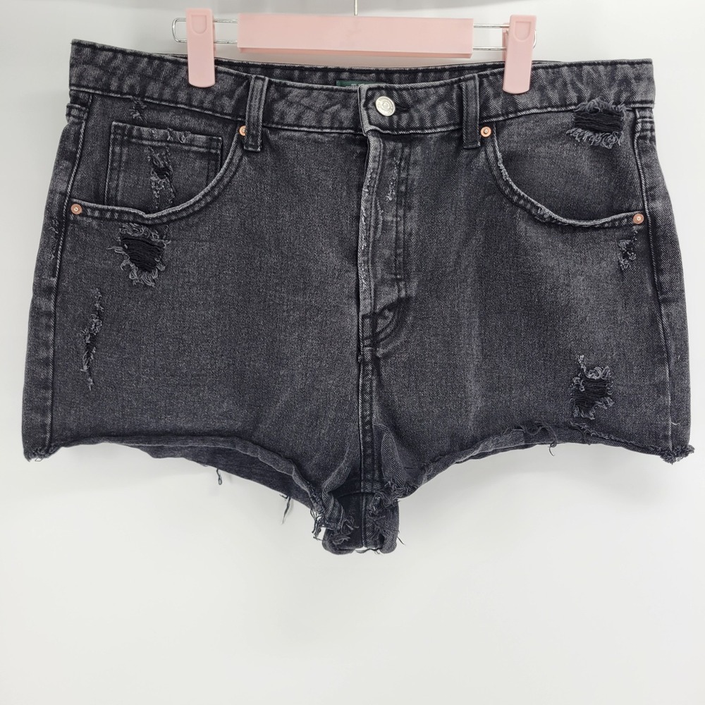 Wild Fable Super High Rise Cutoff Black Distressed Denim Shorts Womens Size 14